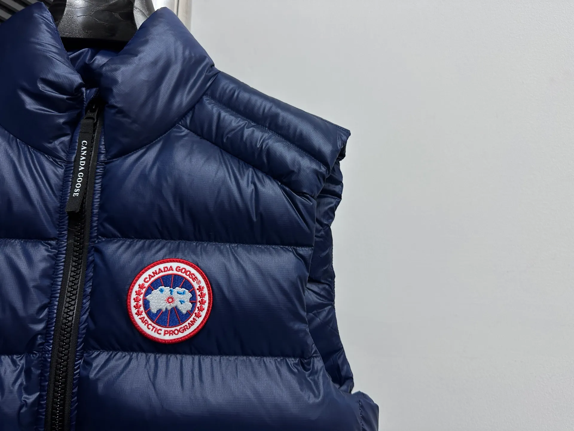 P560 [Canada Goose] CROFTON light down vest R water-repellent treatment Winall windproof fabric 700-fill down capacity Original molding Detailed production The upper body effect is stunning Exclusively available on the Xiaohongshu purchasing platform The highest version on the market Code number: XS-XXL